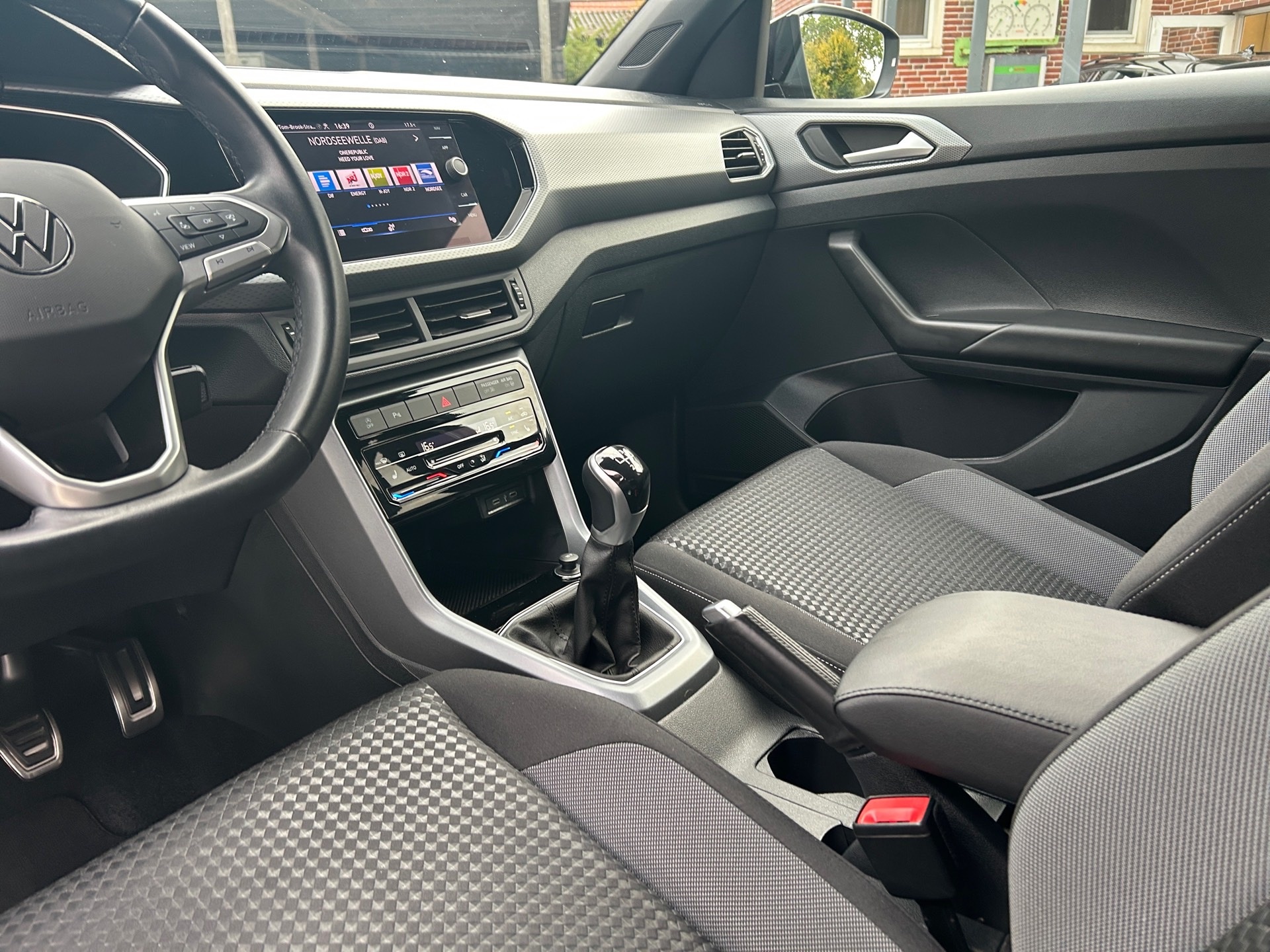 Volkswagen T-Cross Active